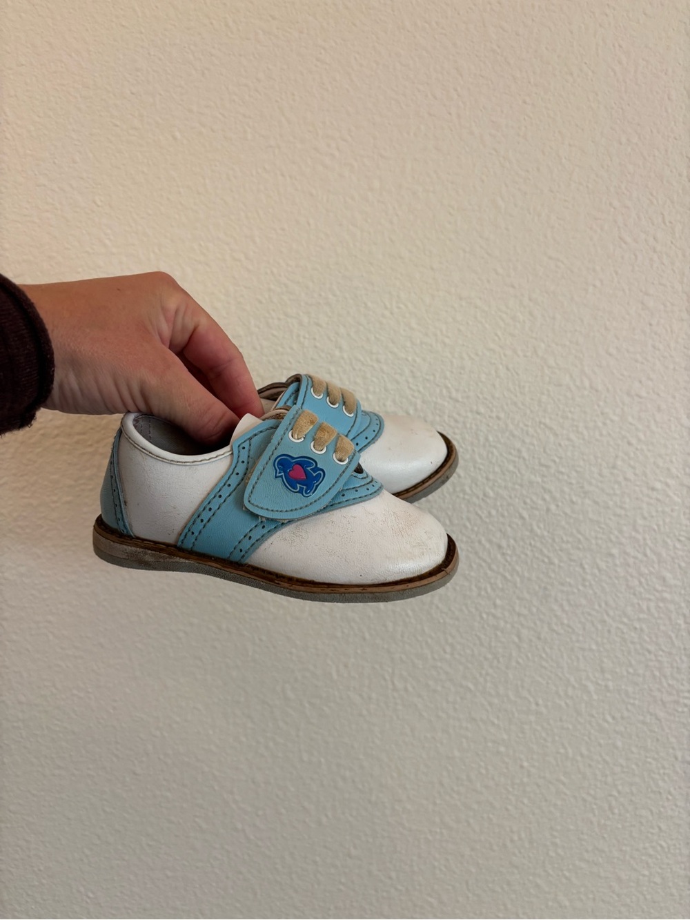 vintage infant white and light blue saddle shoes size 5
